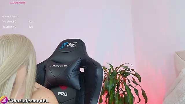 Mariafer05 online show from April 1, 2026, 4:26 pm