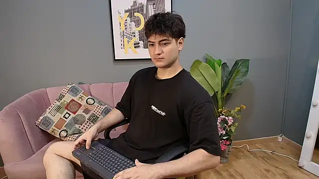 Snapshot of Mark_Evans1_ chatting on January 13, 2025, 2:32 pm Mark Evans1  online show from January 13, 2025, 2:32 pm