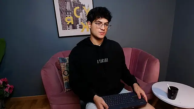 Snapshot of Mark_Evans1_ chatting on March 12, 2025, 7:38 pm Mark Evans1  online show from March 12, 2025, 7:38 pm