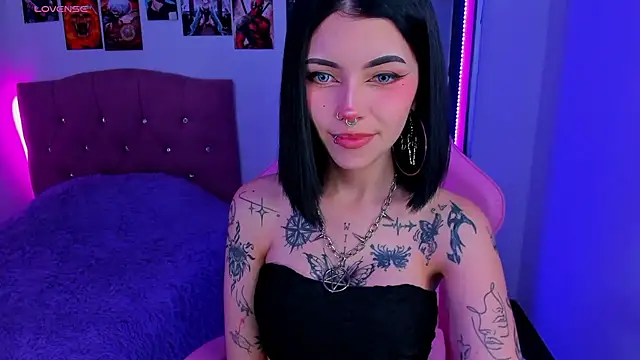 Snapshot of adri_tom44 chatting on March 5, 2025, 2:46 am adri tom44 online show from March 5, 2025, 2:46 am