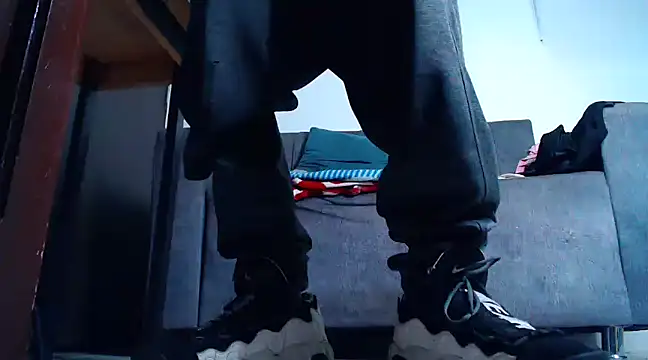 mastersmits online show from February 28, 2025, 9:25 am