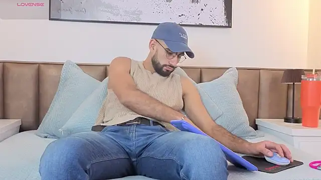 Ethan  Walker online show from April 1, 2026, 7:00 pm