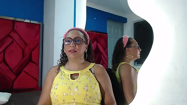 EvaMills1 online show from January 19, 2025, 2:49 pm