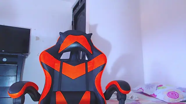 ADAM HOT online show from December 18, 2025, 9:54 pm