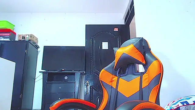 ADAM HOT online show from January 15, 2026, 10:24 pm