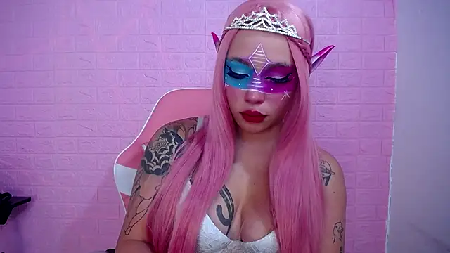 Dominic Queen online show from October 2, 2025, 1:29 pm
