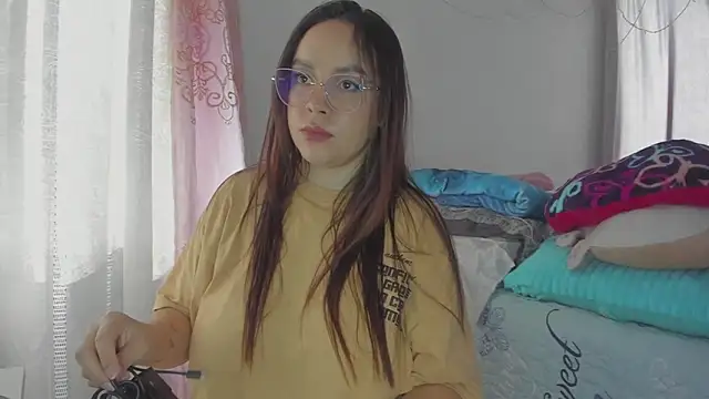 Snapshot of HARLEYNAPIER chatting on May 20, 2026, 9:43 pm HARLEYNAPIER online show from May 20, 2026, 9:43 pm