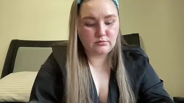 yadviga online show from February 25, 2026, 8:40 pm