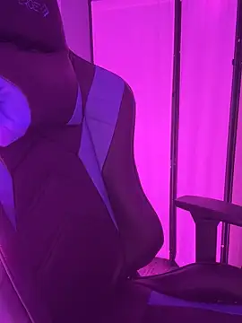 Snapshot of shomeagudtyme chatting on December 18, 2024, 6:03 pm shomeagudtyme online show from December 18, 2024, 6:03 pm