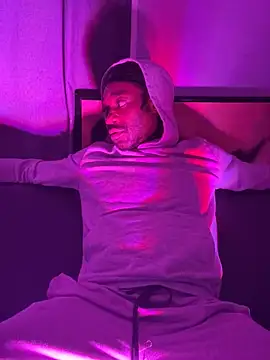 Snapshot of shomeagudtyme chatting on December 28, 2024, 12:47 am shomeagudtyme online show from December 28, 2024, 12:47 am