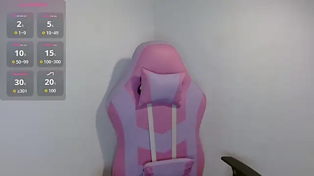 yulissa18 online show from March 15, 2026, 7:36 am