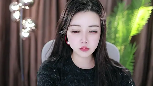 Qiaoqiao  online show from January 21, 2025, 2:15 pm