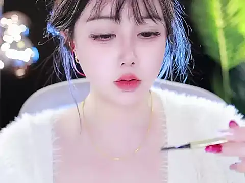 Qiaoqiao  online show from March 15, 2025, 5:59 pm