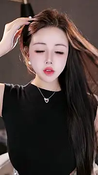 Qiaoqiao  online show from October 25, 2025, 9:39 am