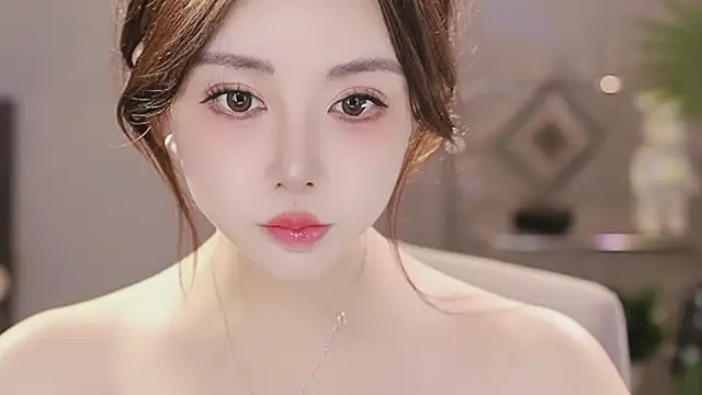 Qiaoqiao  online show from January 13, 2026, 6:24 pm