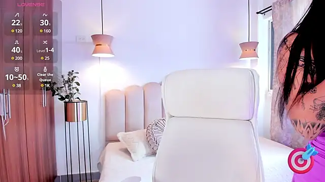 zoee jackson online show from February 24, 2025, 6:47 pm