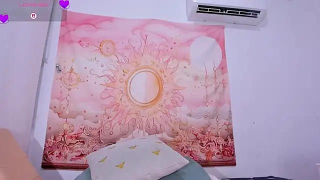 LilitRobins online show from November 11, 2025, 9:26 pm