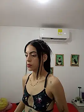 LilitRobins online show from July 5, 2026, 7:54 pm