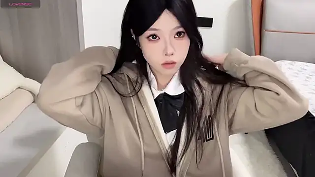 Snapshot of Q-ing chatting on December 9, 2024, 4:47 pm Q-ing online show from December 9, 2024, 4:47 pm