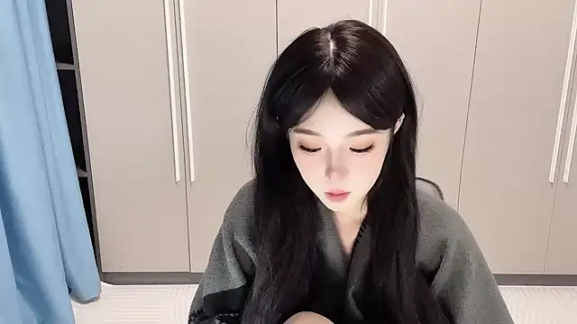 Snapshot of Q-ing chatting on November 4, 2025, 12:48 pm Q-ing online show from November 4, 2025, 12:48 pm