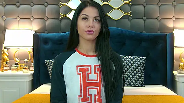 LeyaCass online show from January 10, 2025, 5:47 am