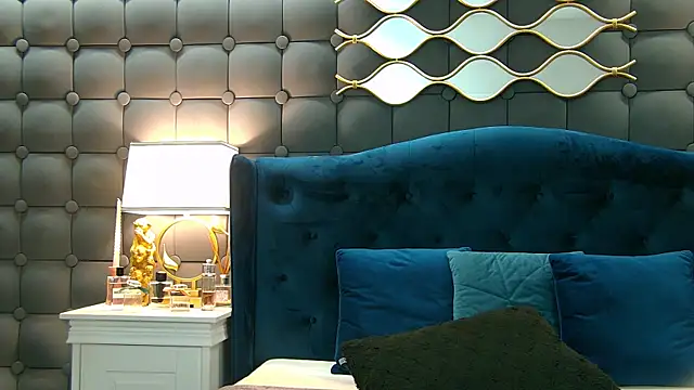 LeyaCass online show from January 24, 2025, 10:43 am