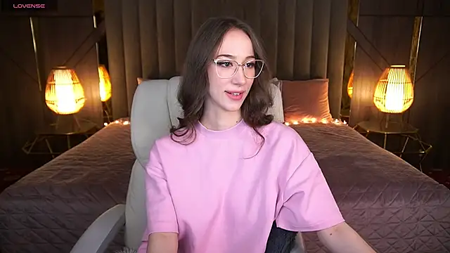 Evelyn Rush online show from March 23, 2025, 3:54 am