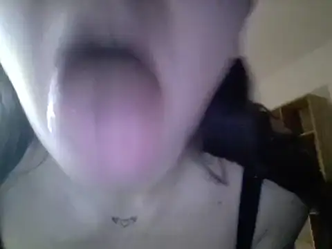 Snapshot of MaxWellas6 chatting on December 23, 2025, 7:06 am MaxWellas6 online show from December 23, 2025, 7:06 am