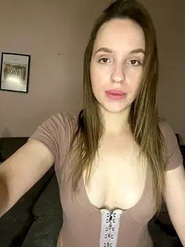 EdnaBradley online show from September 17, 2025, 1:46 pm