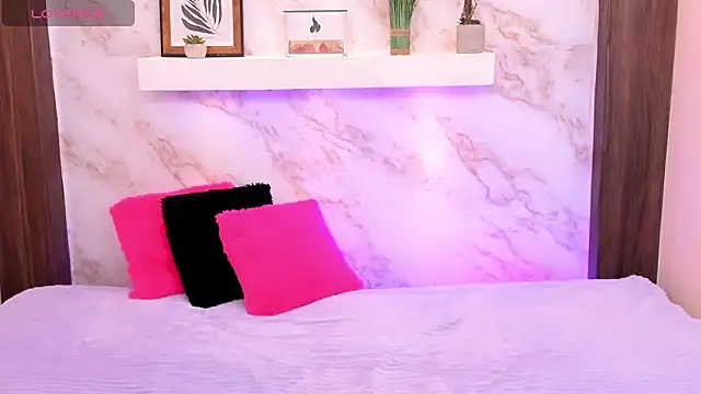 AmyBarton02 online show from April 4, 2026, 5:21 pm