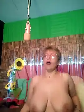 Isabelle Lov18 online show from January 3, 2025, 8:00 am