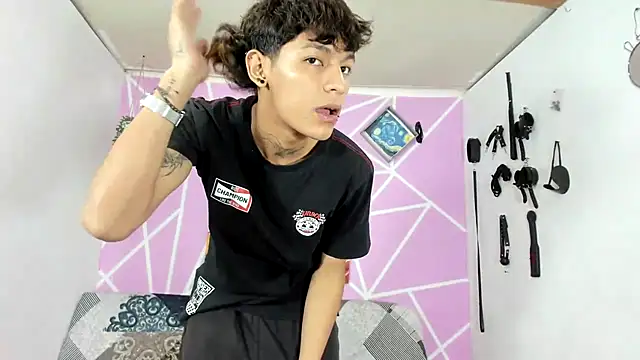 Snapshot of Fresahot2005 chatting on January 30, 2025, 7:15 pm Fresahot2005 online show from January 30, 2025, 7:15 pm