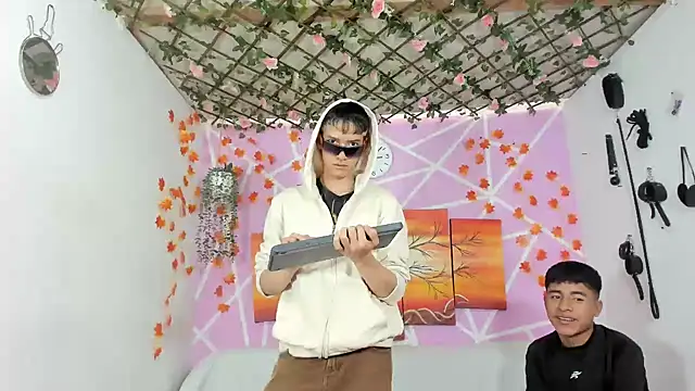 Snapshot of Fresahot2005 chatting on March 13, 2025, 8:11 pm Fresahot2005 online show from March 13, 2025, 8:11 pm