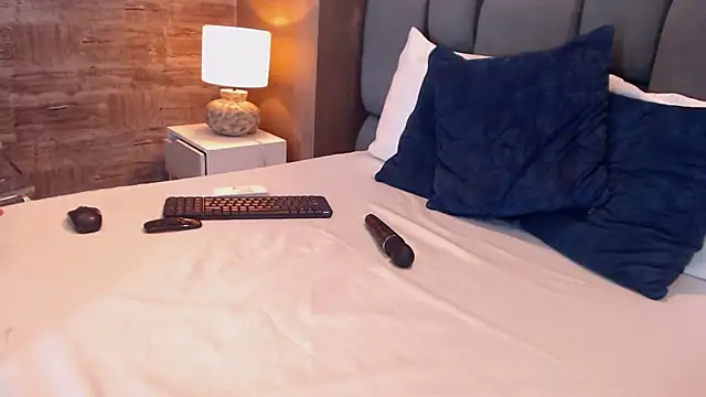 SophieWolkman online show from February 17, 2025, 9:30 pm