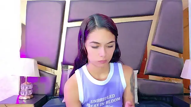 NicoleEsposito online show from September 10, 2025, 12:49 pm