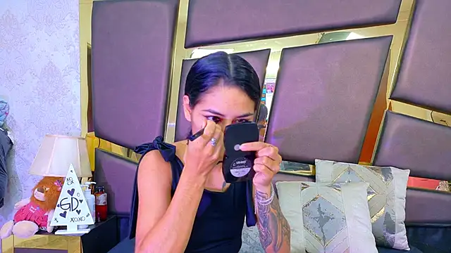 NicoleEsposito online show from April 8, 2026, 12:38 pm