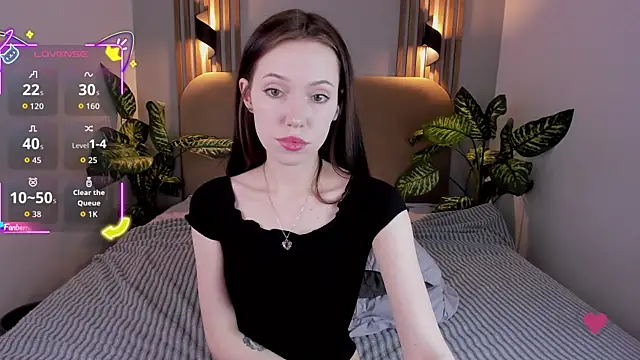 NikkiMiltons online show from September 25, 2025, 2:10 pm