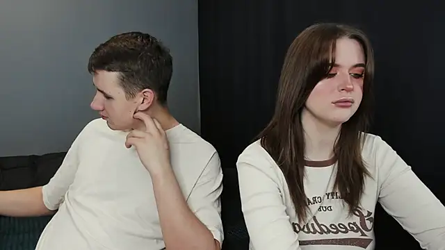 Pinku kitsune online show from March 2, 2025, 4:28 am