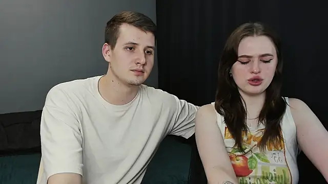 Pinku kitsune online show from March 9, 2025, 5:28 pm