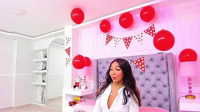 HaileeRoberts online show from September 21, 2025, 1:13 pm