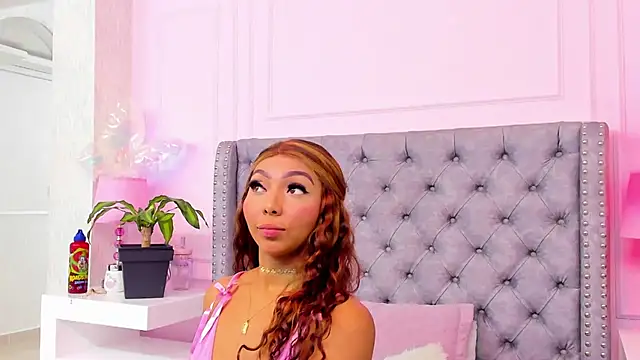 HaileeRoberts online show from April 20, 2026, 12:30 pm