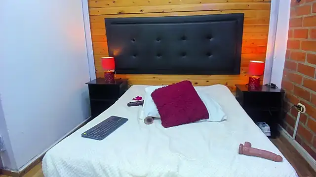 Dulcex69 online show from February 26, 2025, 4:24 pm