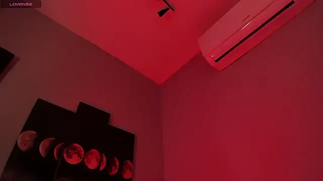 ALICEPOIXXXON online show from September 18, 2025, 8:55 pm