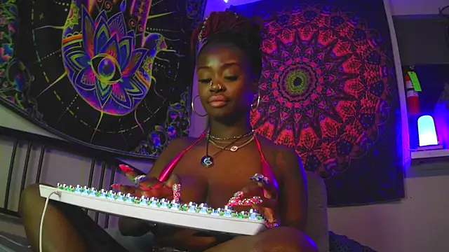 Tatithegoddess online show from January 29, 2025, 7:46 am