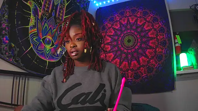 Tatithegoddess online show from February 13, 2025, 8:17 am