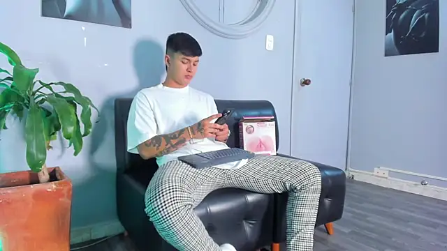 Cristopher strong online show from March 15, 2025, 12:56 pm