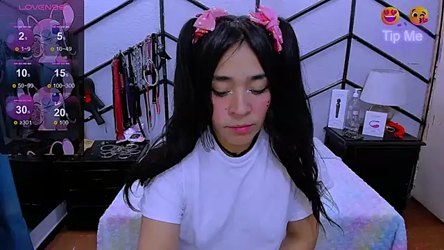 AlanaLuck online show from March 3, 2025, 7:06 pm