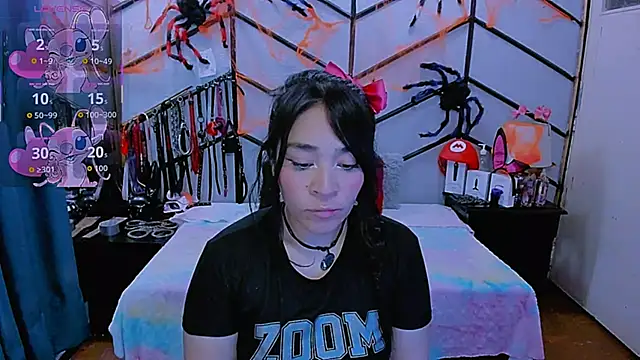 AlanaLuck online show from October 24, 2025, 7:43 pm