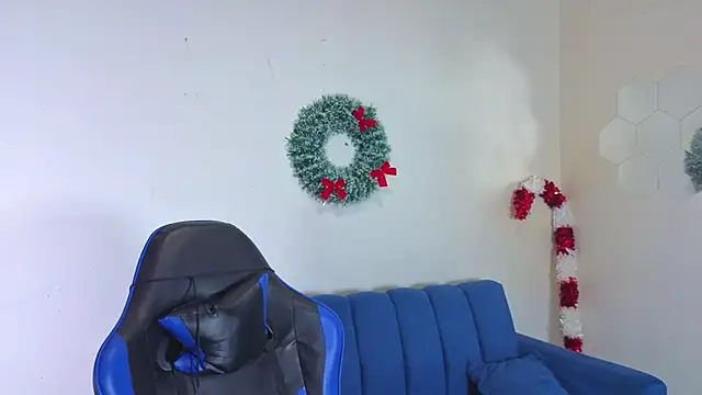 Demitryo online show from December 17, 2025, 4:18 am