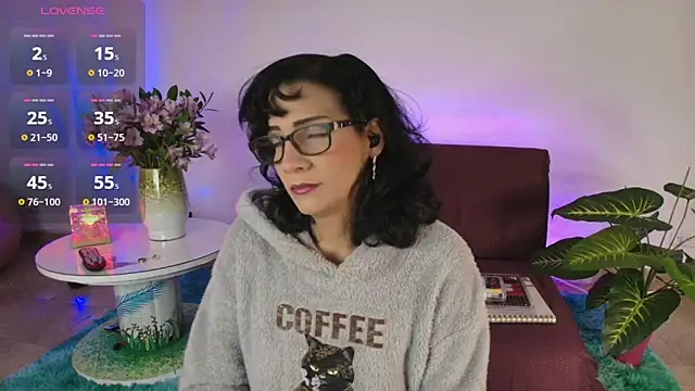 Elliee  online show from March 8, 2025, 1:14 pm